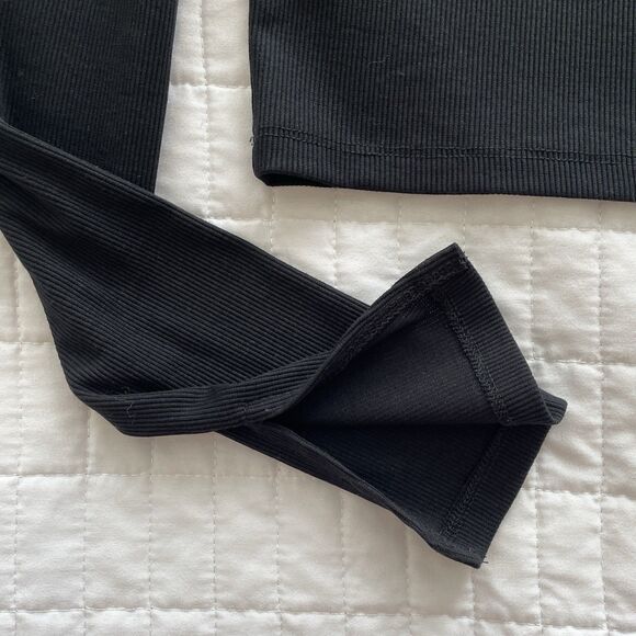 CIDER Off Shoulder Long Sleeve Ribbed Knit Black Top with Flared Sleeve Size M - Picture 3 of 10